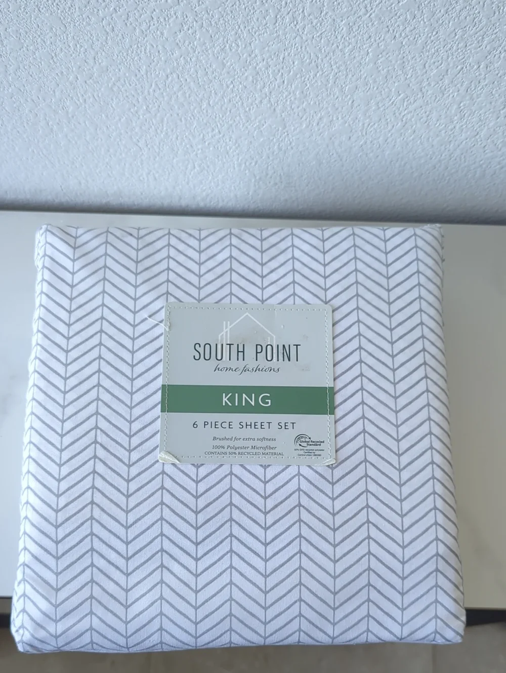 King Sheet Set – White with Gray Chevron